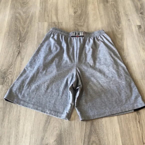 Under  Armour gray athletic shorts size small - Picture 6 of 9